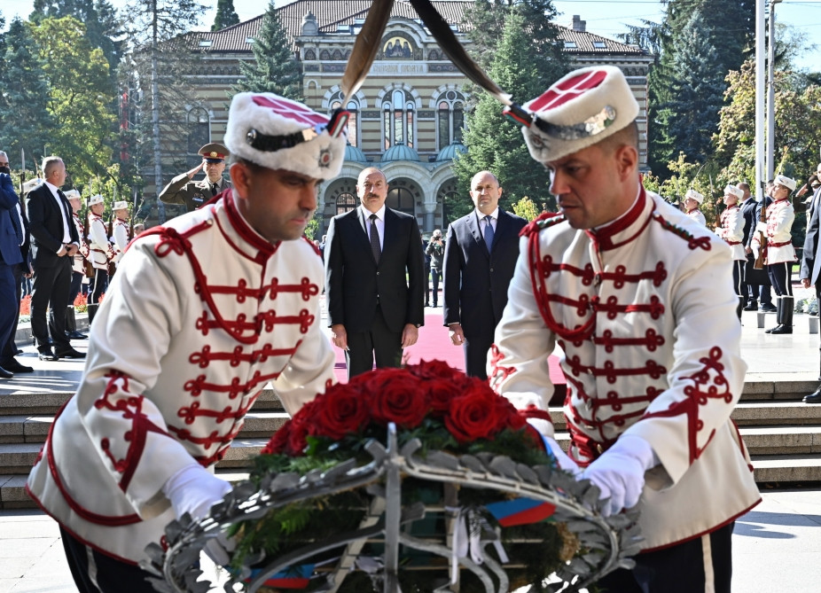 President Ilham Aliyev visited tomb of Unknown Soldier in Sofia